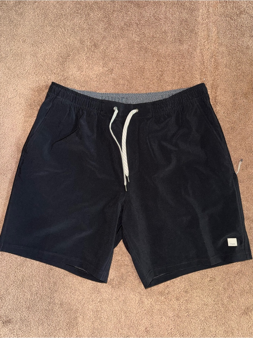 Vuori Banks Sessions Shorts NWOT